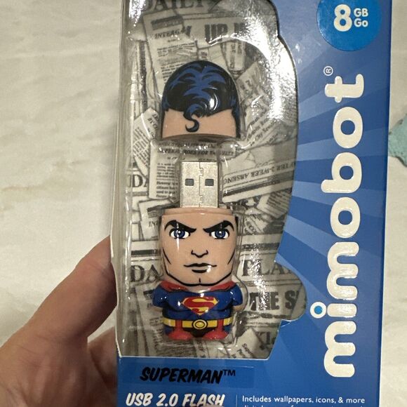 Superman Mimobot 8GB USB FLash Drive DC Universe NEW - Picture 4 of 5